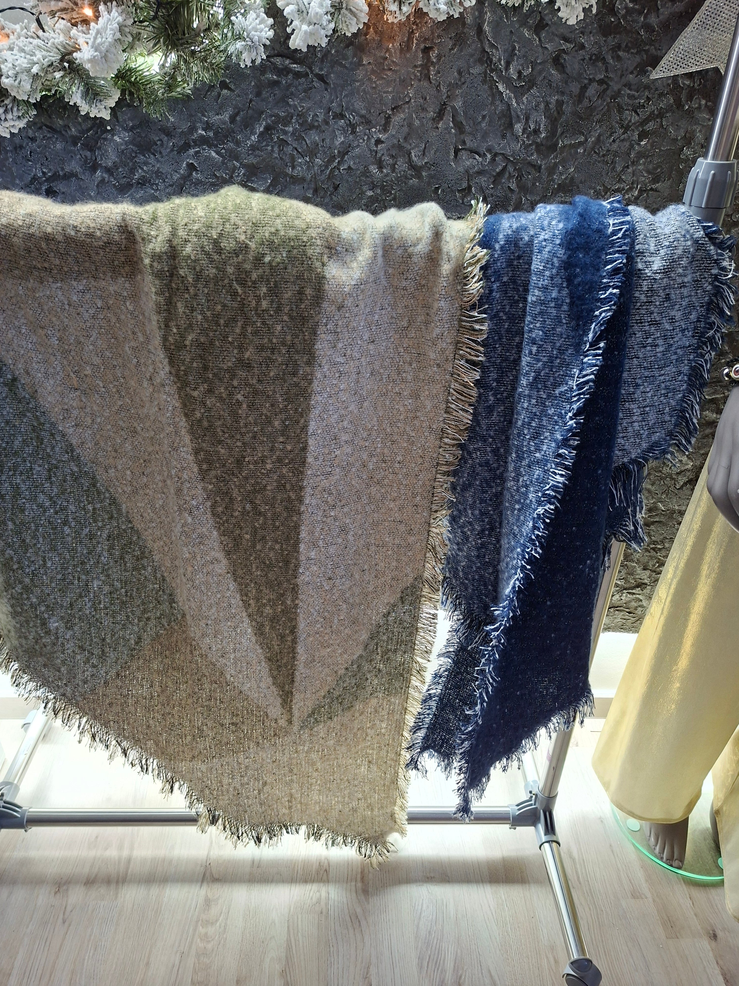 Mützen, Schals und Accessoire