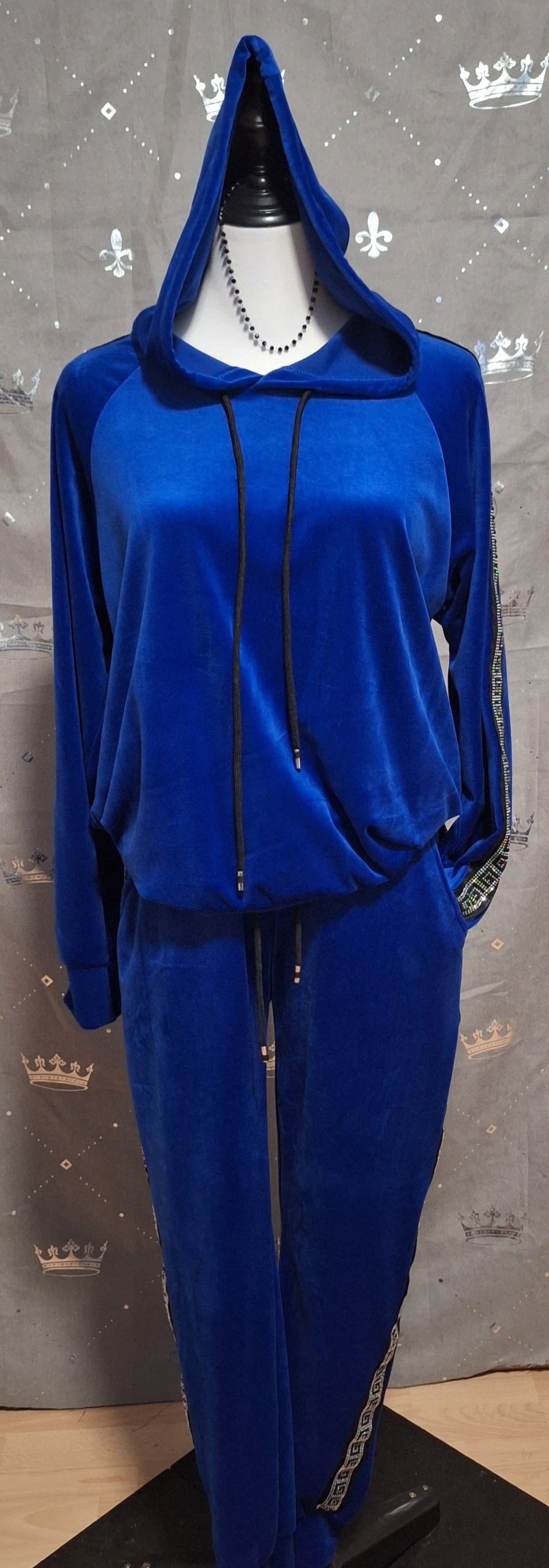 Nicky Anzug Mit Bling Bling Applikation seitlich