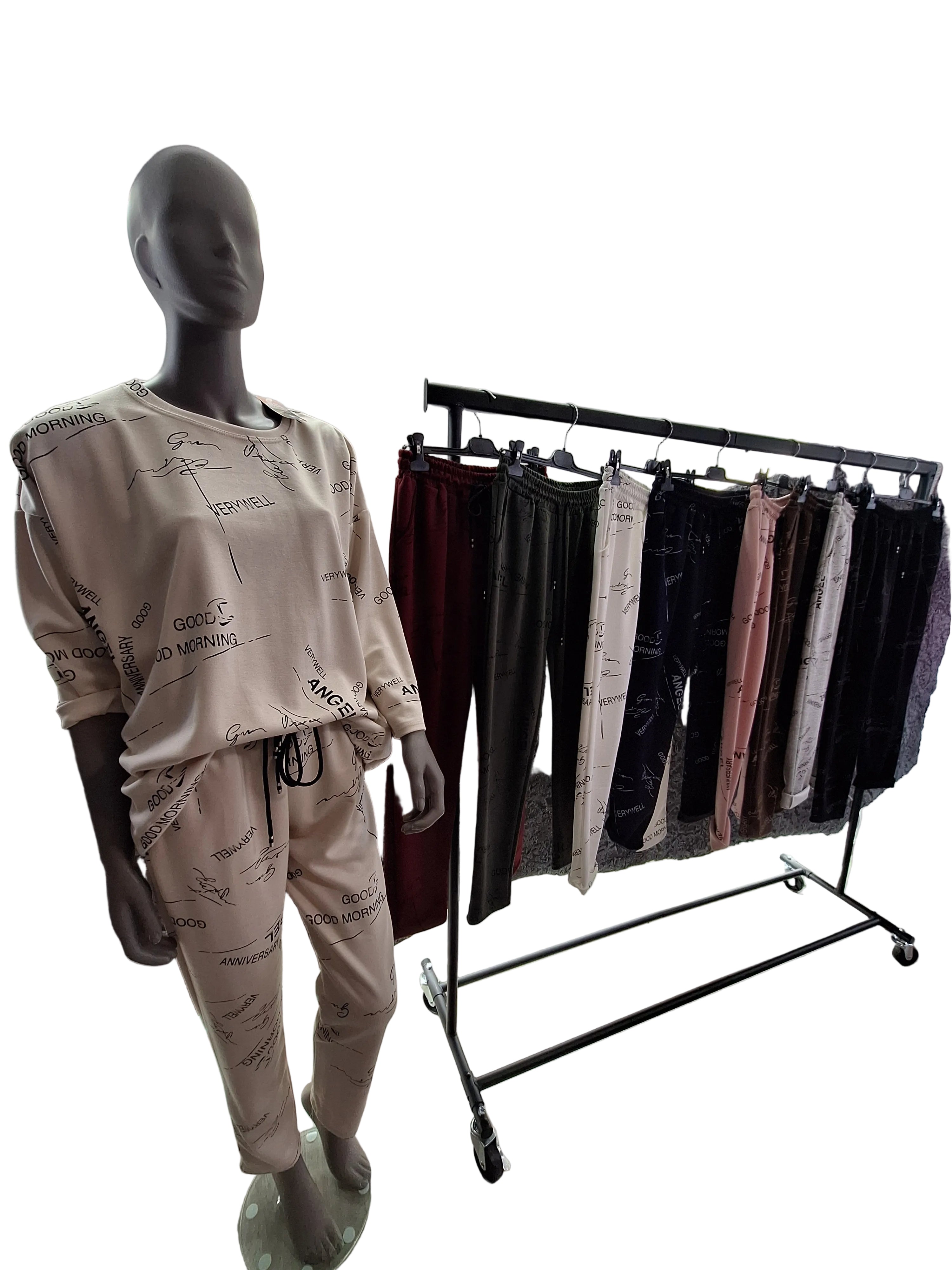 Sport Anzug 2 Teiler mit Schrift