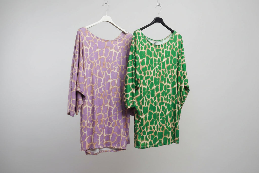 Fledermaus Ärmel-Shirt mit Leo Muster