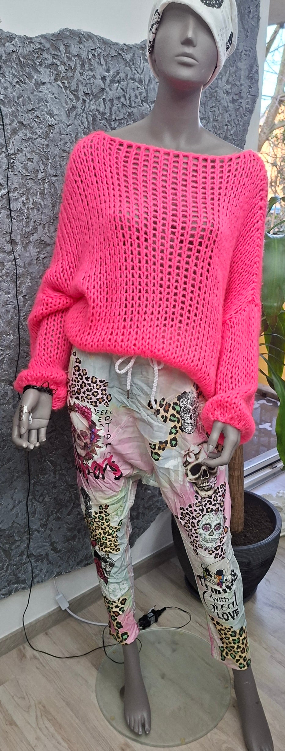 Joggpant mit modernem Skull-Print