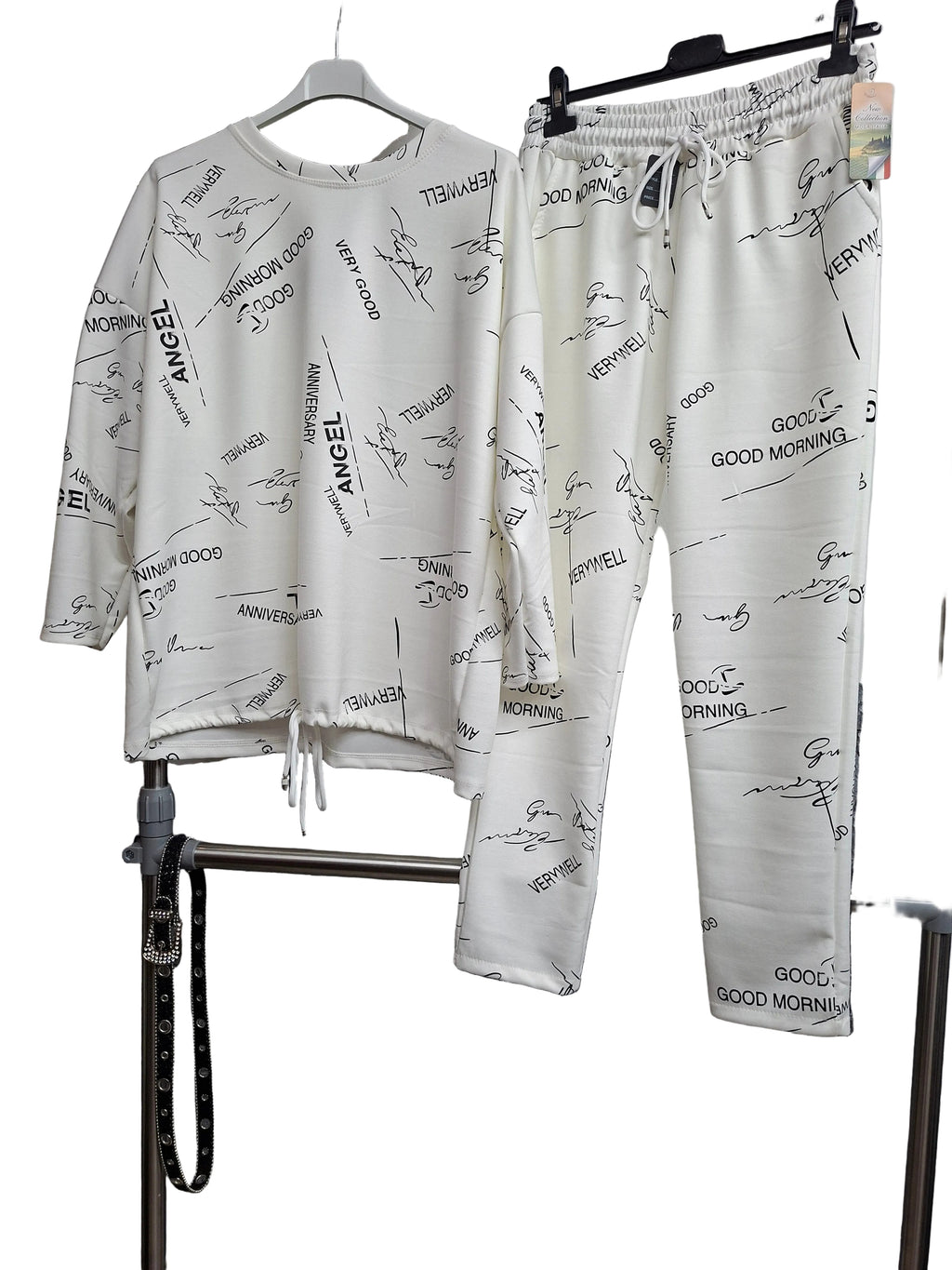 Sport Anzug 2 Teiler mit Schrift