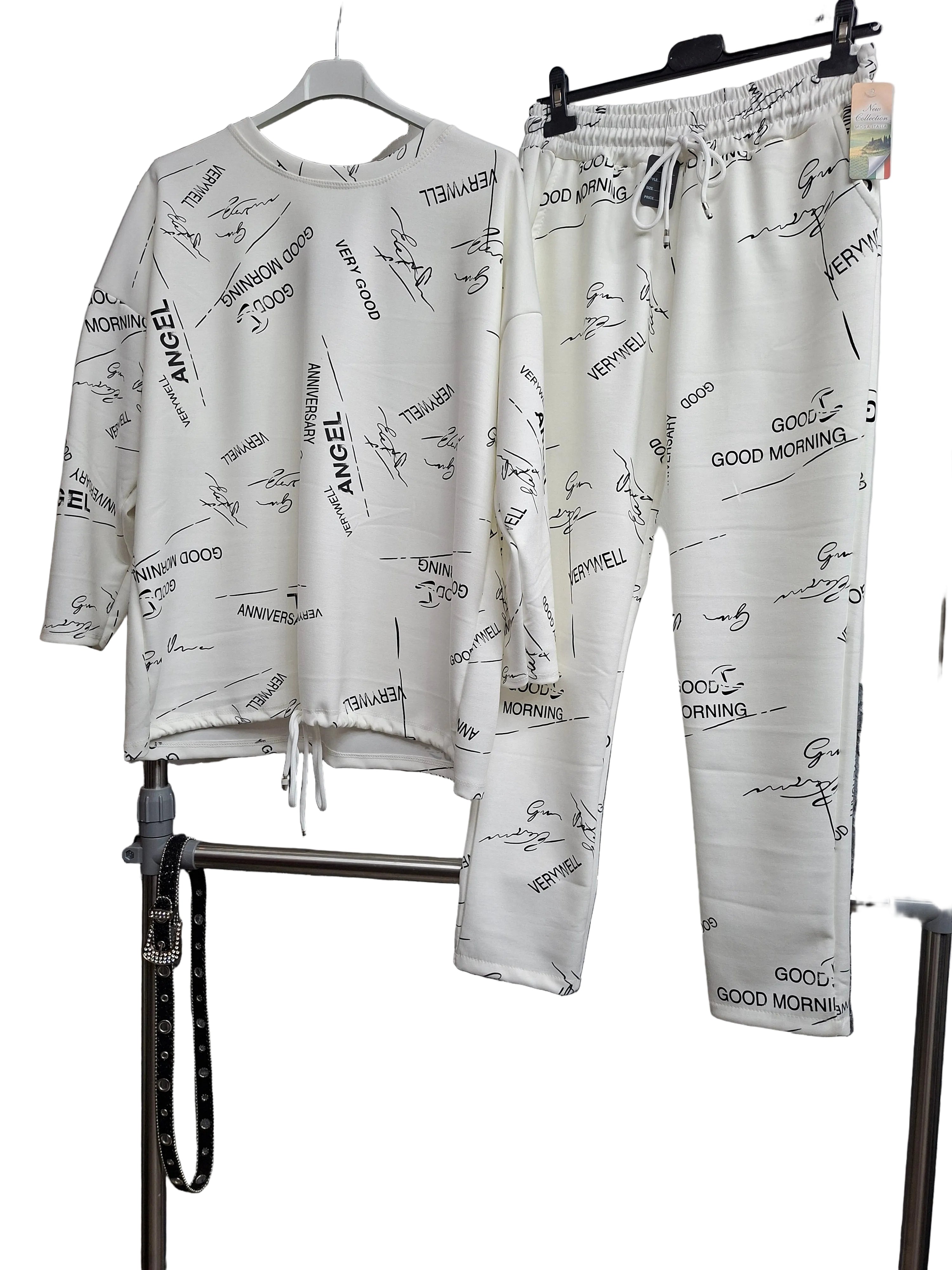 Sport Anzug 2 Teiler mit Schrift