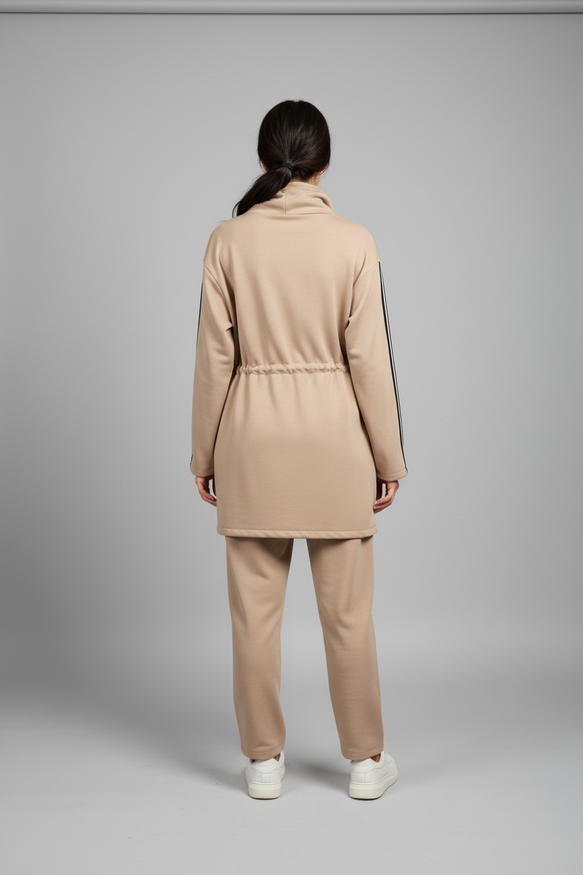 Long Jacke mit Streifen an den Armen dazu lässt es sich gut auf Hüfte  einstellen