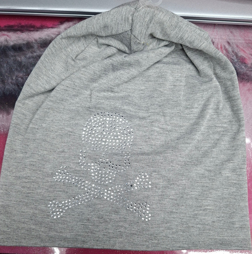 Mützen in Stoff  mit Totenkopf und Strass